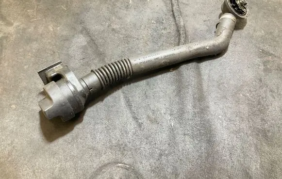Mercedes-Benz Sprinter W906 Oil fill pipe 6510100169