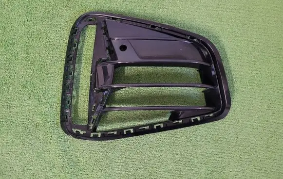 BMW 4 G22 G23 G24 G26 Front bumper lower grill 8077066