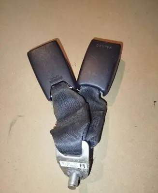 Mazda 3 II Rear seatbelt buckle BBM4