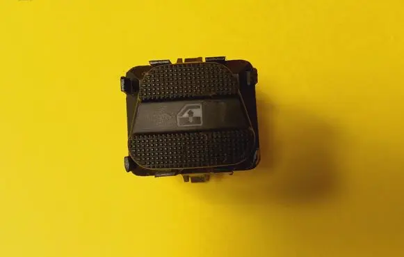Volkswagen Golf III Electric window control switch 1H0959855C