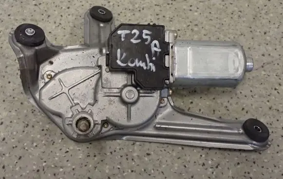 Toyota Avensis T250 Wiper motor