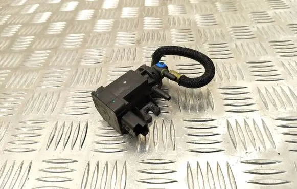 Peugeot 508 RXH Turbo solenoid valve 9801887680