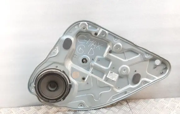 Rear door manual window regulator
