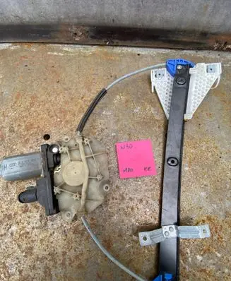 Audi A3 S3 8L Rear door window regulator with motor 8L4959802A 7746000877