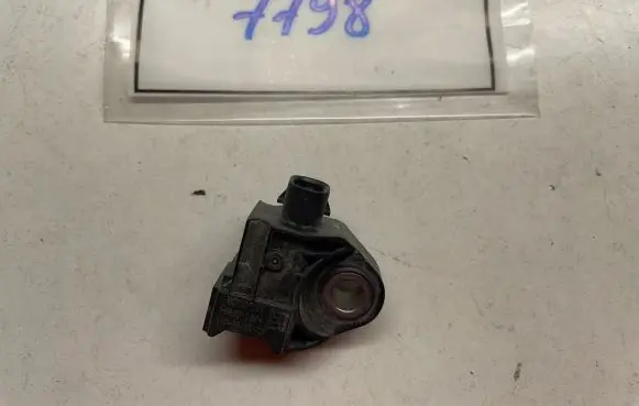 Mercedes-Benz E W213 Airbag deployment crash/impact sensor 2139051300 A2139051300