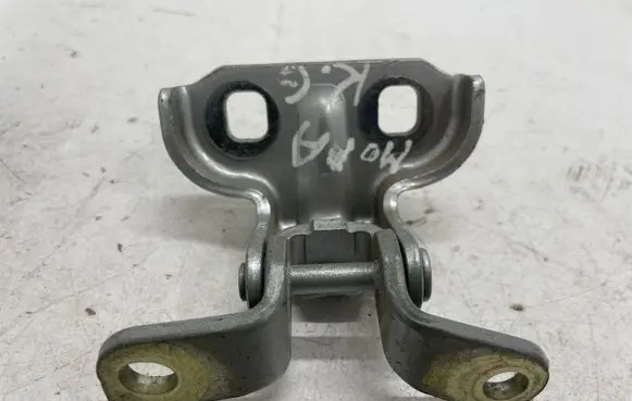 Opel Mokka X Rear door upper hinge A046057