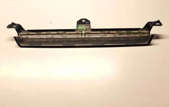 Third/center stoplight