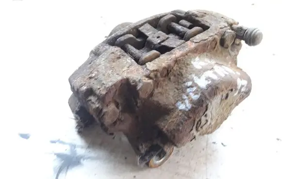 Opel Vectra B Rear brake caliper