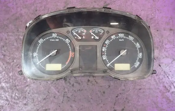 Skoda Octavia Mk1 (1U) Speedometer (instrument cluster) 