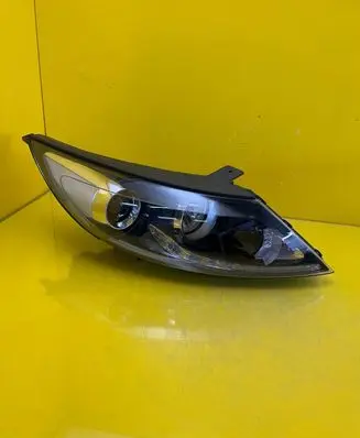 KIA Sportage Headlight/headlamp 92102-3U290