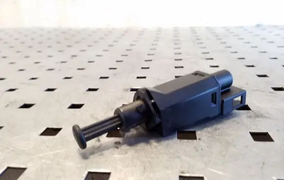 Volkswagen Golf IV Brake pedal sensor switch 927189D