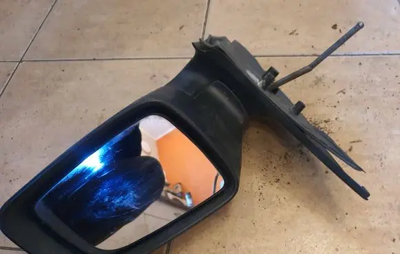 Opel Astra G Front door electric wing mirror E1010548