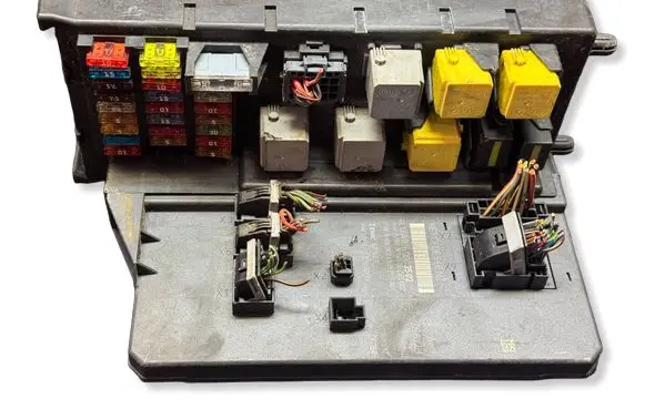 Mercedes-Benz Sprinter W906 Fuse module A9069003502 A9069014500