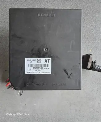 Renault Scenic III - Grand scenic III Fuse module 284B62342R 02310B2001331 2840207902300