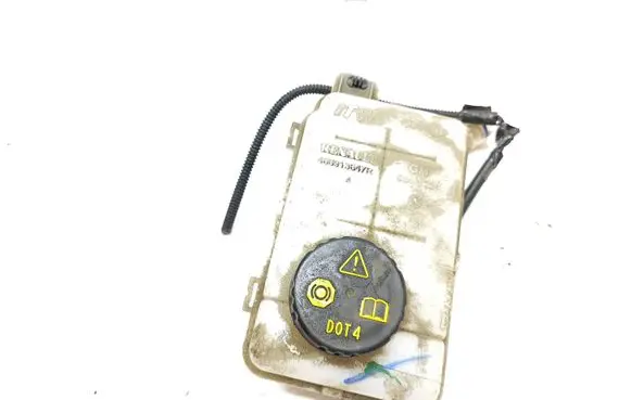 Renault Trafic III (X82) Brake fluid reservoir 460913647R