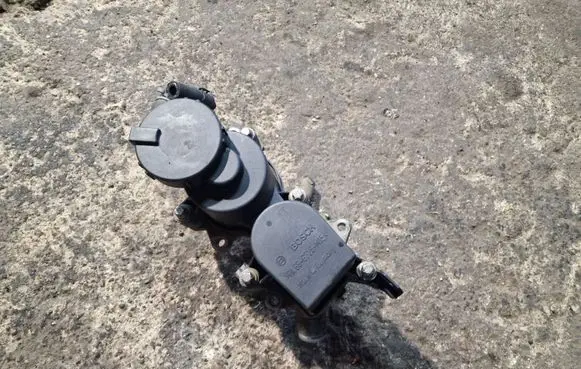 Mercedes-Benz A W169 Breather valve 