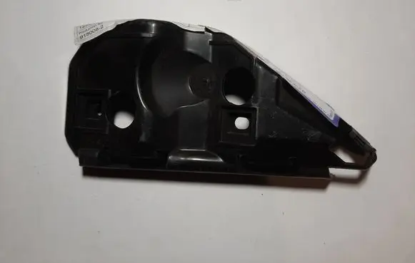 Volvo V50 Front bumper mounting bracket 31265394