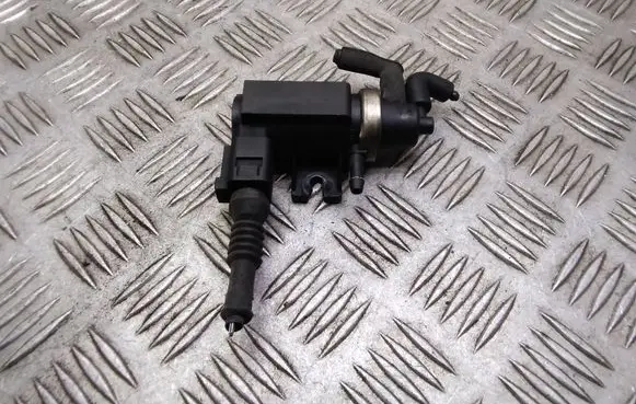Volkswagen PASSAT B5.5 Vacuum valve 1J0906283A