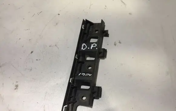 Volkswagen PASSAT B6 Front bumper mounting bracket 3C0807184