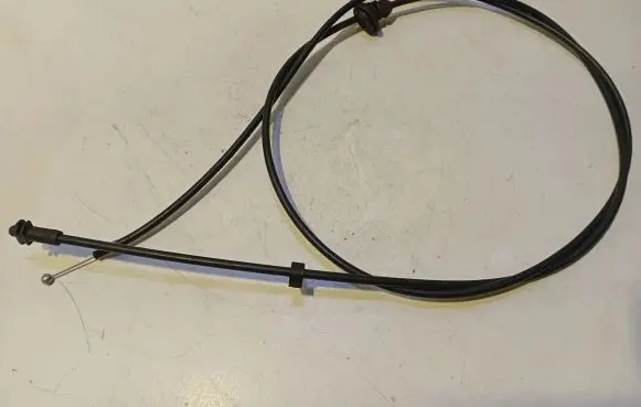 Volkswagen PASSAT B4 Engine bonnet/hood lock release cable 357823531