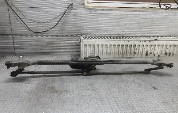 Chrysler 300 - 300C Front wiper linkage and motor