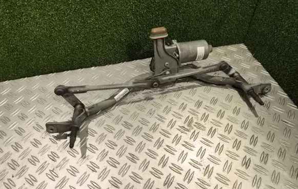 Front wiper linkage and motor