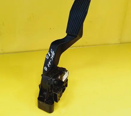 Opel Zafira B Accelerator throttle pedal 9202341