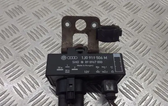 Seat Cordoba (6L) Coolant fan relay 1J0919506M