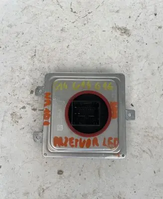 BMW 8 G15 Voltage converter/converter module 