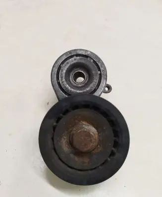 Volkswagen Touareg II Generator/alternator belt tensioner 06E903133M