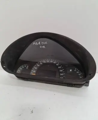 Mercedes-Benz C W203 Speedometer (instrument cluster) 88311323