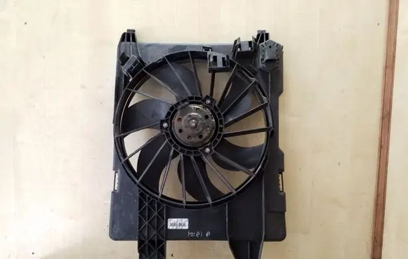 Renault Scenic II - Grand scenic II Radiator cooling fan shroud 8200151465R