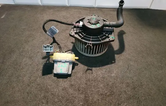 Renault Laguna III Heater fan/blower 8400004 070905