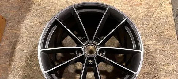 Porsche 911 992 R21 alloy rim 992601026 K9TK12K