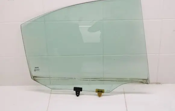 Nissan Primera Rear door window glass