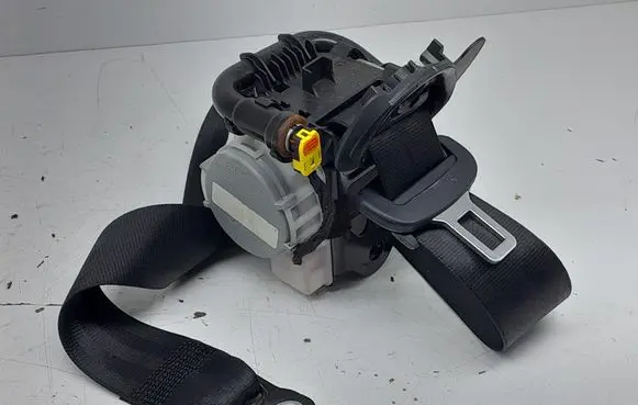 Audi A3 S3 8V Front seatbelt 8V5857706E