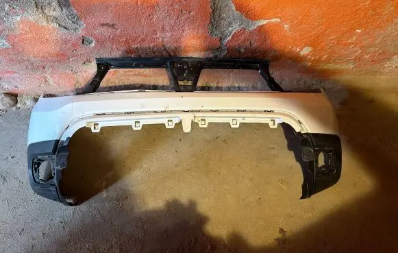 Dacia Duster Front bumper 620221776r