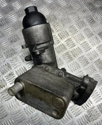 BMW 5 E60 E61 Oil filter mounting bracket 7788453 47028