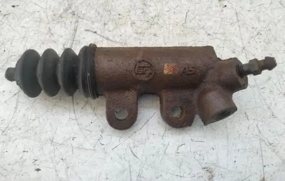 Toyota Auris 150 Clutch slave cylinder 