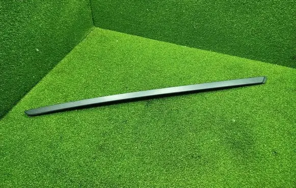 Windshield trim