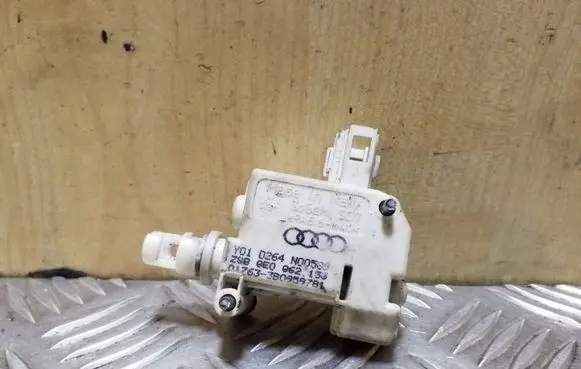 Fuel tank cap lock motor