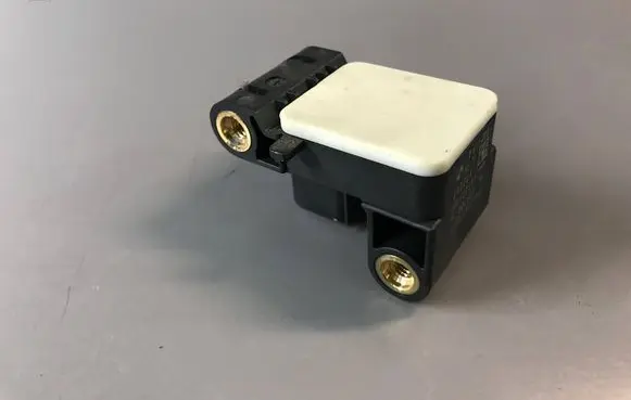 BMW X3 E83 Airbag deployment crash/impact sensor 6911003 65776911003 65770391070
