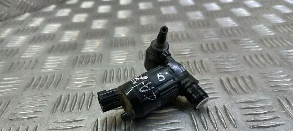 Ford Mondeo MK V Windscreen/windshield washer pump BA8317664AA