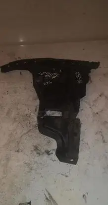 Volvo V70 Front bumper mounting bracket 08693181
