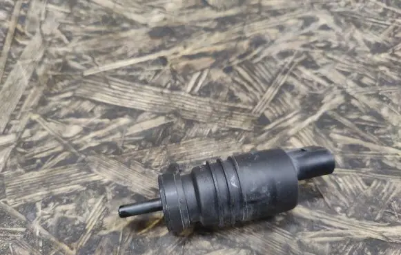 Porsche Boxster 986 Windscreen/windshield washer pump