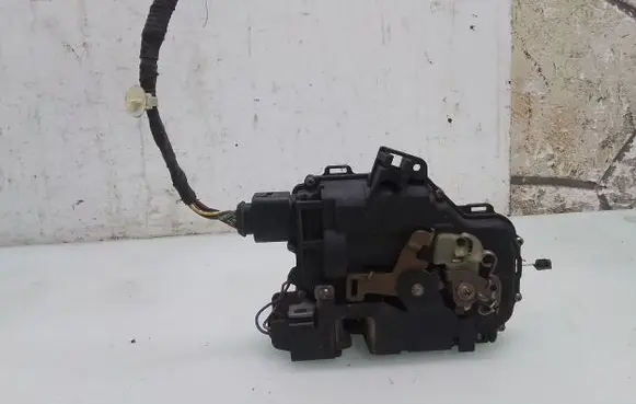 Skoda Octavia Mk1 (1U) Front door lock