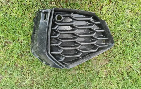 Audi A3 8Y Front bumper lower grill 8Y0807682B 969984