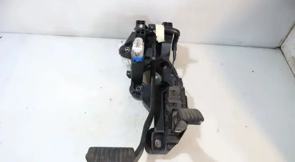Ford Mondeo MK V Pedal assembly 