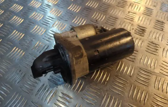 BMW 5 E60 E61 Starter motor 7515391 0001108401