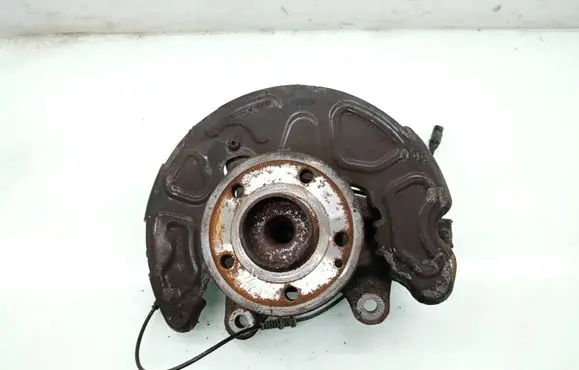 Mercedes-Benz Vito Viano W447 Front wheel hub A4473300620